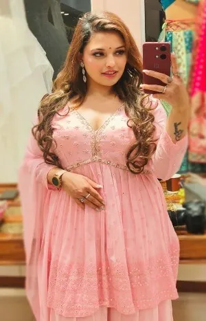 call girl in Chhatarpur 