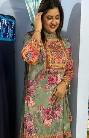 Independent Call Girls in Chhatarpur 
