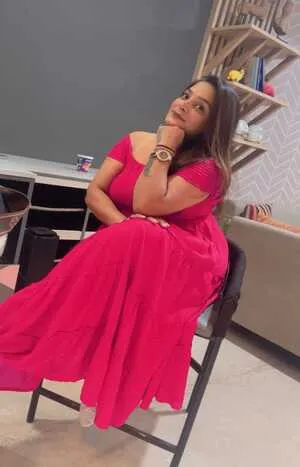 female escorts in Chhatarpur 